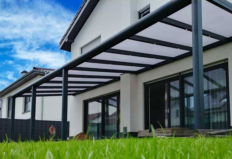 Terrassen&uuml;berdachung in Alu mit LED-Beleuchtung